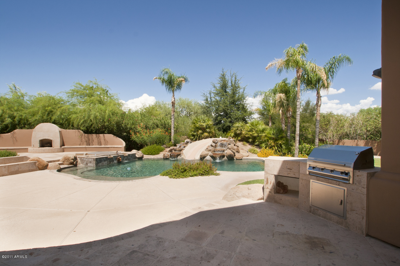8273 North Coconino Road Paradise Valley, AZ 85253 - Photo 42 of 47 Gorgeous Back Yard