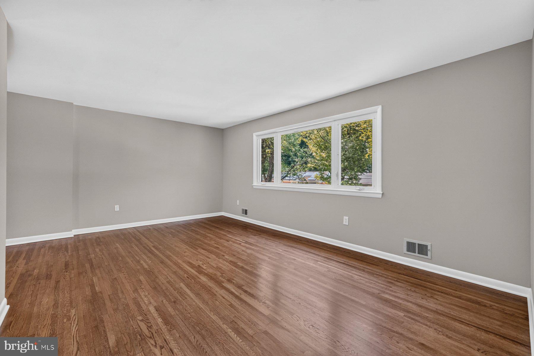 4035 Adams Drive Silver Spring, MD 20902 - Photo 7 of 37 Level Living Room