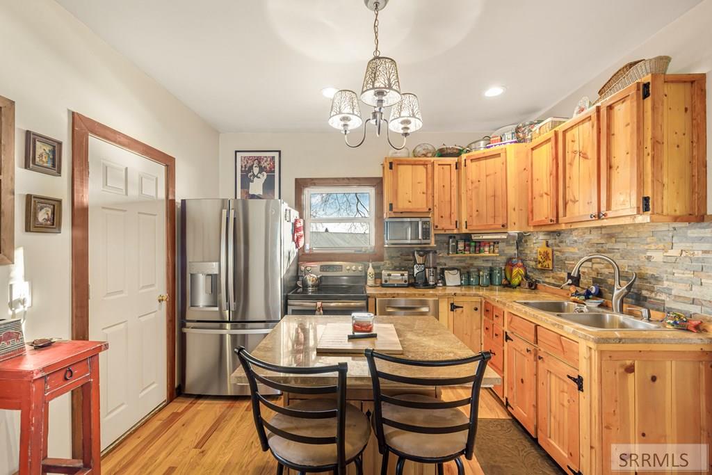 232 North Spruce Street St. Anthony, ID 83445 - Photo 11 of 29 Kitchen
