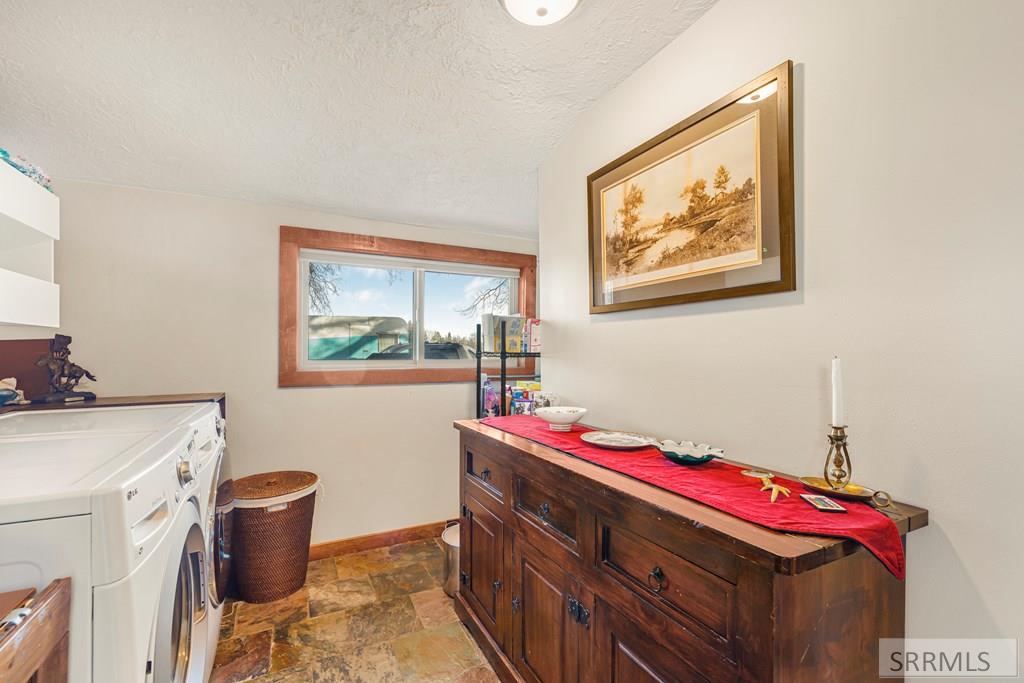 232 North Spruce Street St. Anthony, ID 83445 - Photo 17 of 29 Laundry