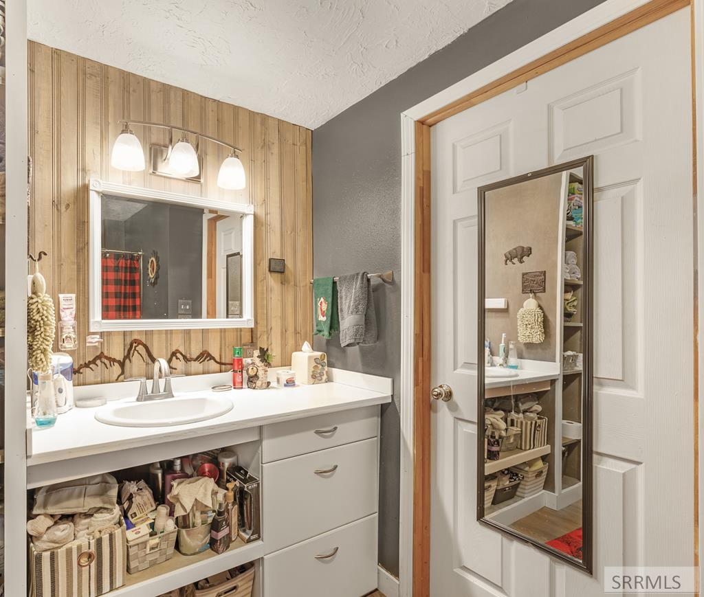 232 North Spruce Street St. Anthony, ID 83445 - Photo 26 of 29 Bathroom