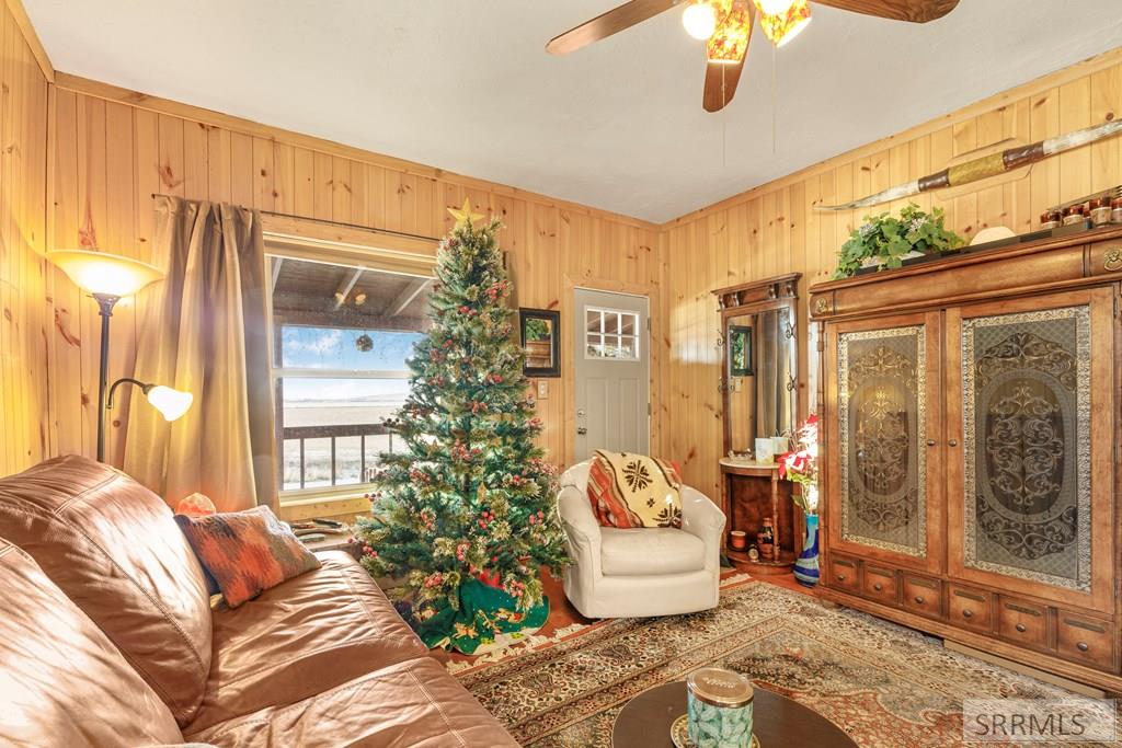 232 North Spruce Street St. Anthony, ID 83445 - Photo 5 of 29 Living Room