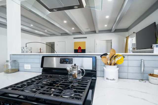 $2,700 | 68695 F Street, Cathedral City, CA 92234