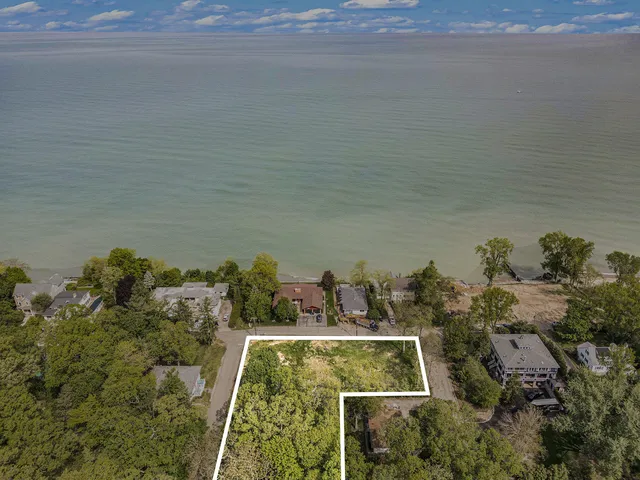 $899,999 | 47102 Cedar Avenue, New Buffalo, MI 49117