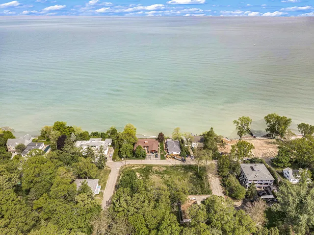 $899,999 | 47102 Cedar Avenue, New Buffalo, MI 49117