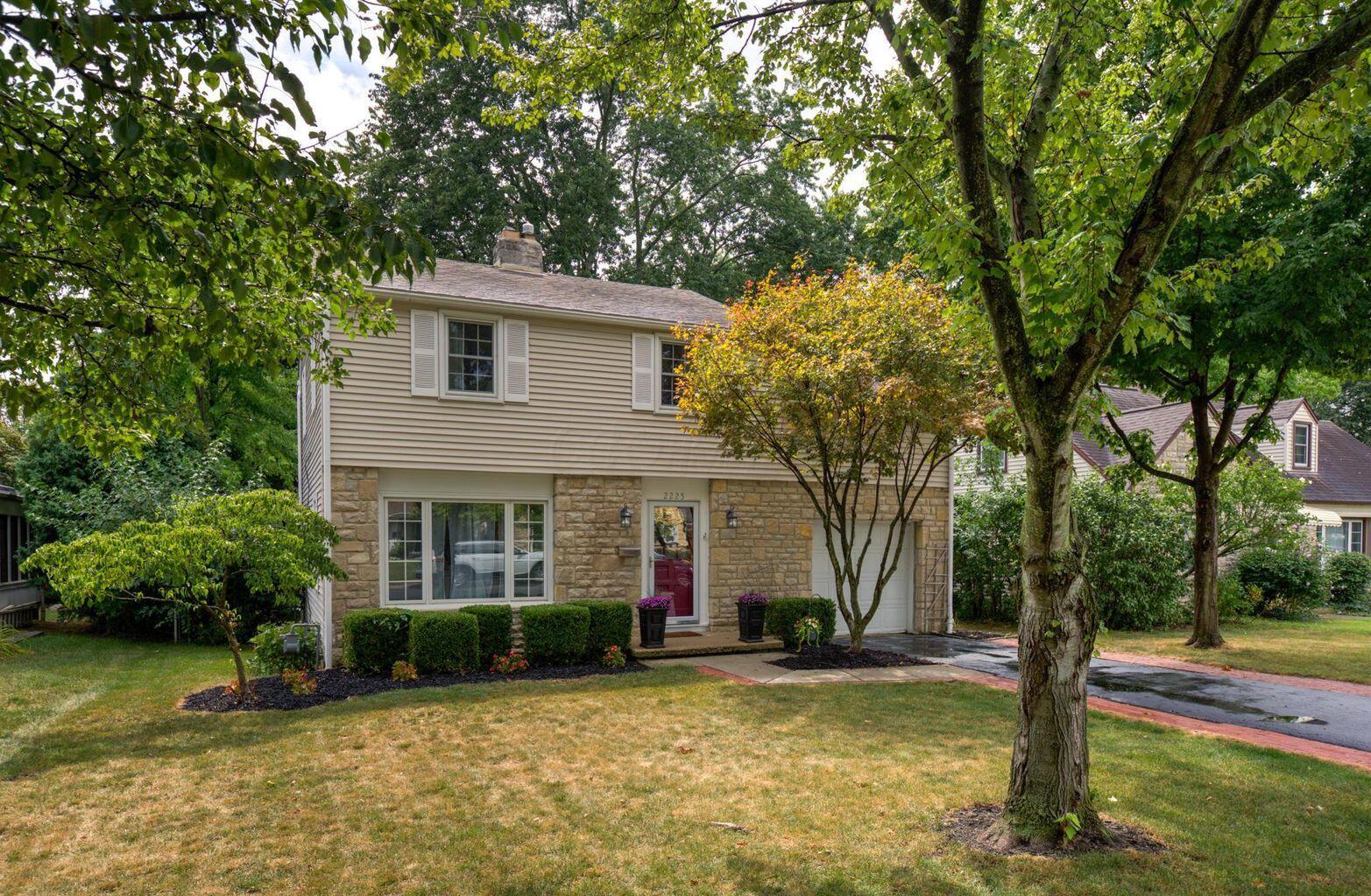 2225 Swansea Road Columbus, OH 43221 - Photo 8 of 62 Warm Weather Front Exterior