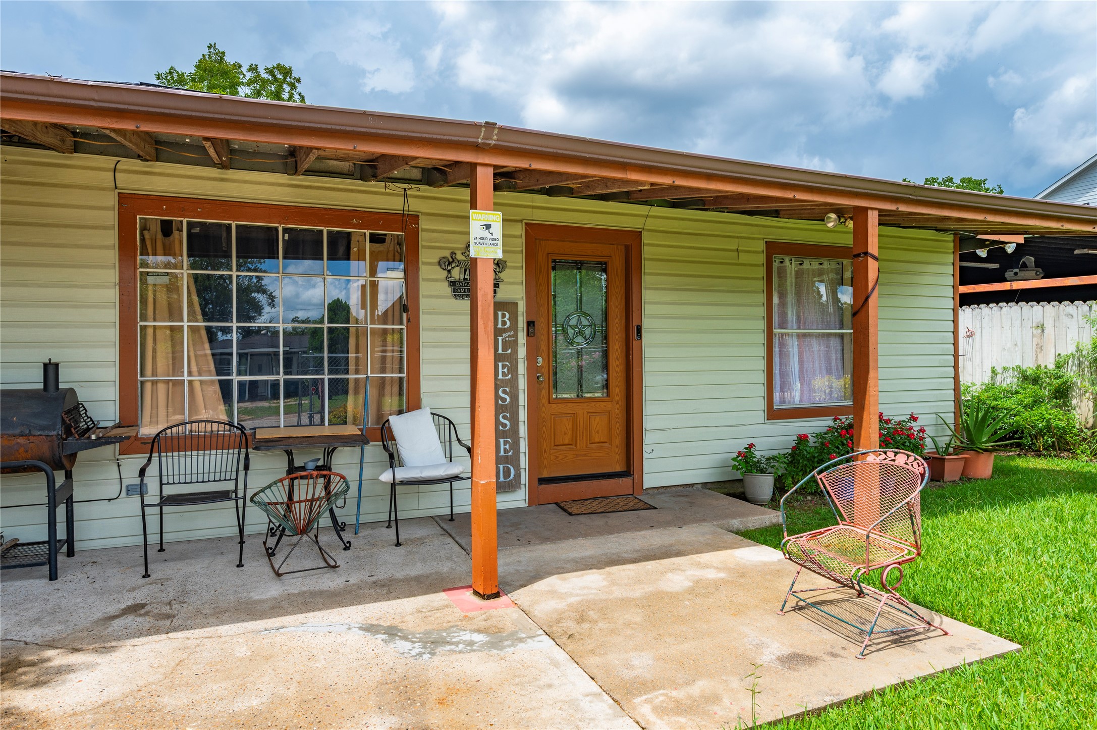 4937 Bataan Road Houston, TX 77033 - Photo 5 of 28 Gallery Image 5
