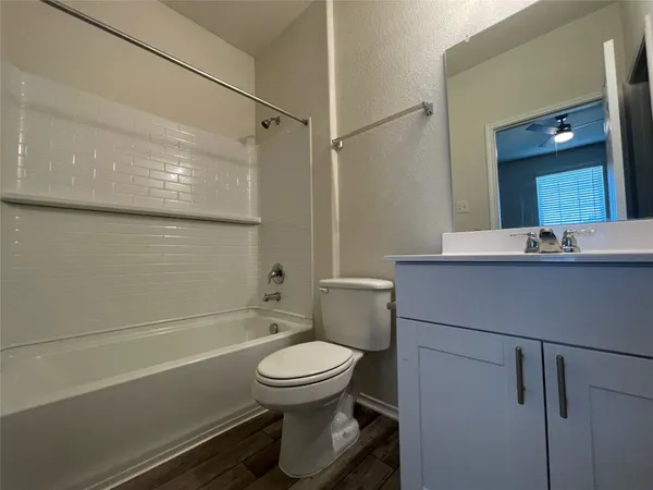 $2,150 | 1801 T H Johnson Drive, Taylor, TX 76574