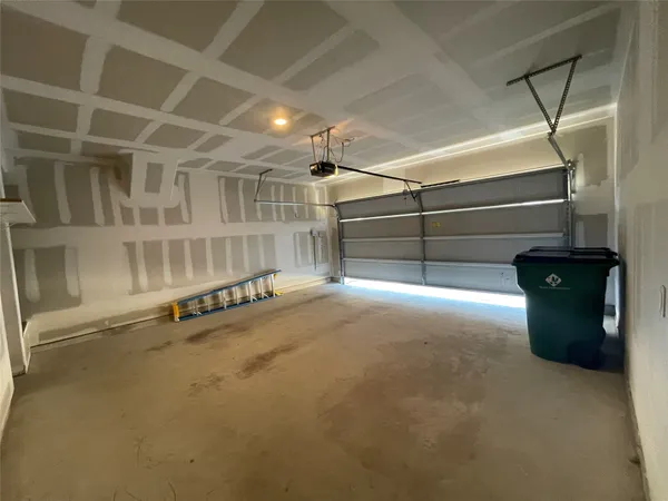 $2,150 | 1801 T H Johnson Drive, Taylor, TX 76574