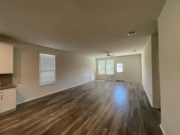 $2,150 | 1801 T H Johnson Drive, Taylor, TX 76574