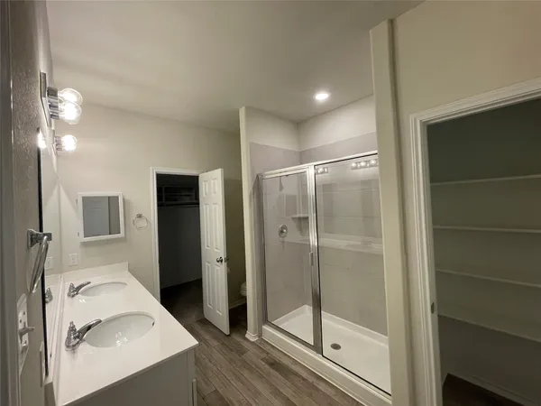 $2,150 | 1801 T H Johnson Drive, Taylor, TX 76574