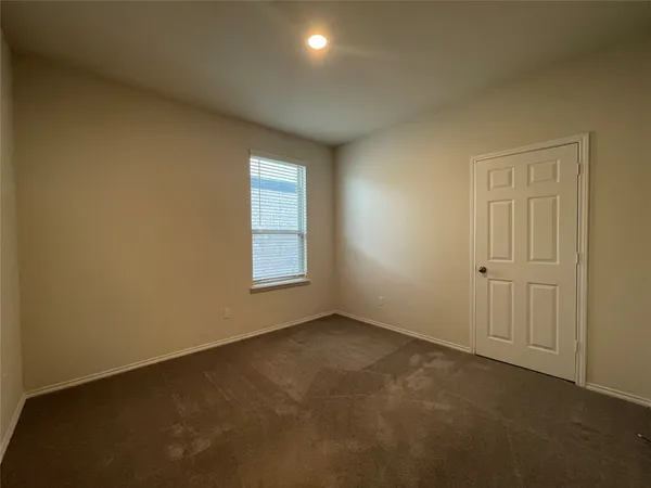 $2,150 | 1801 T H Johnson Drive, Taylor, TX 76574