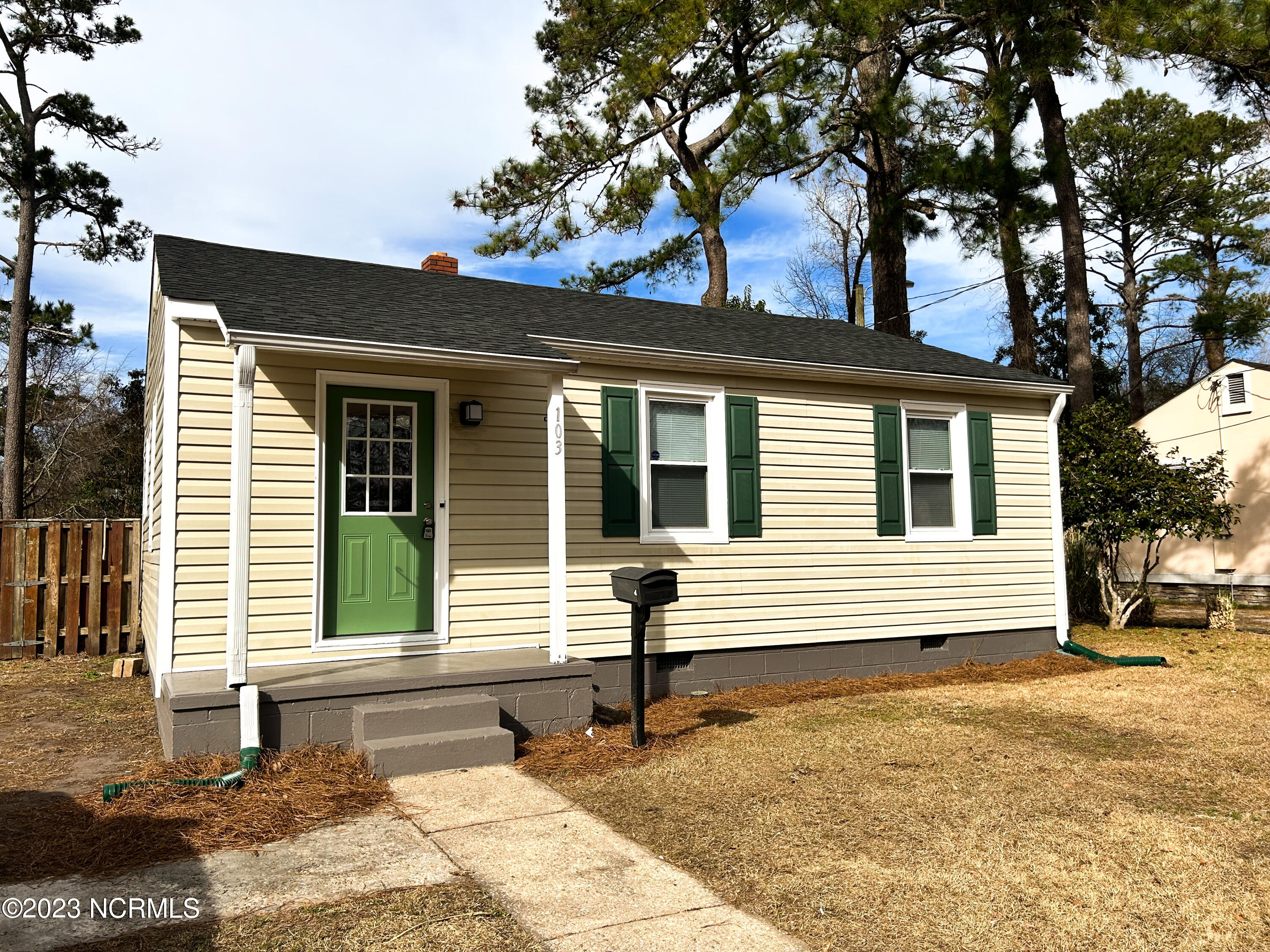 103 Robin Road Jacksonville, NC 28540 - Photo 2 of 12 IMG_0219