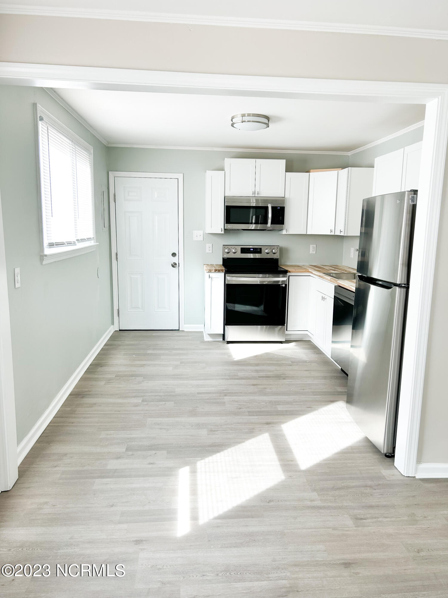 103 Robin Road Jacksonville, NC 28540 - Photo 3 of 12 IMG_0221