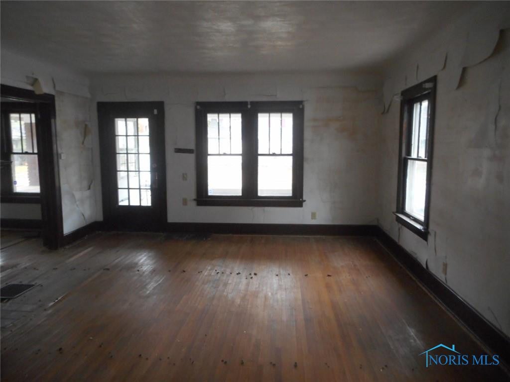 1427 Addington Road Toledo, OH 43607 - Photo 11 of 28 Gallery Image 11