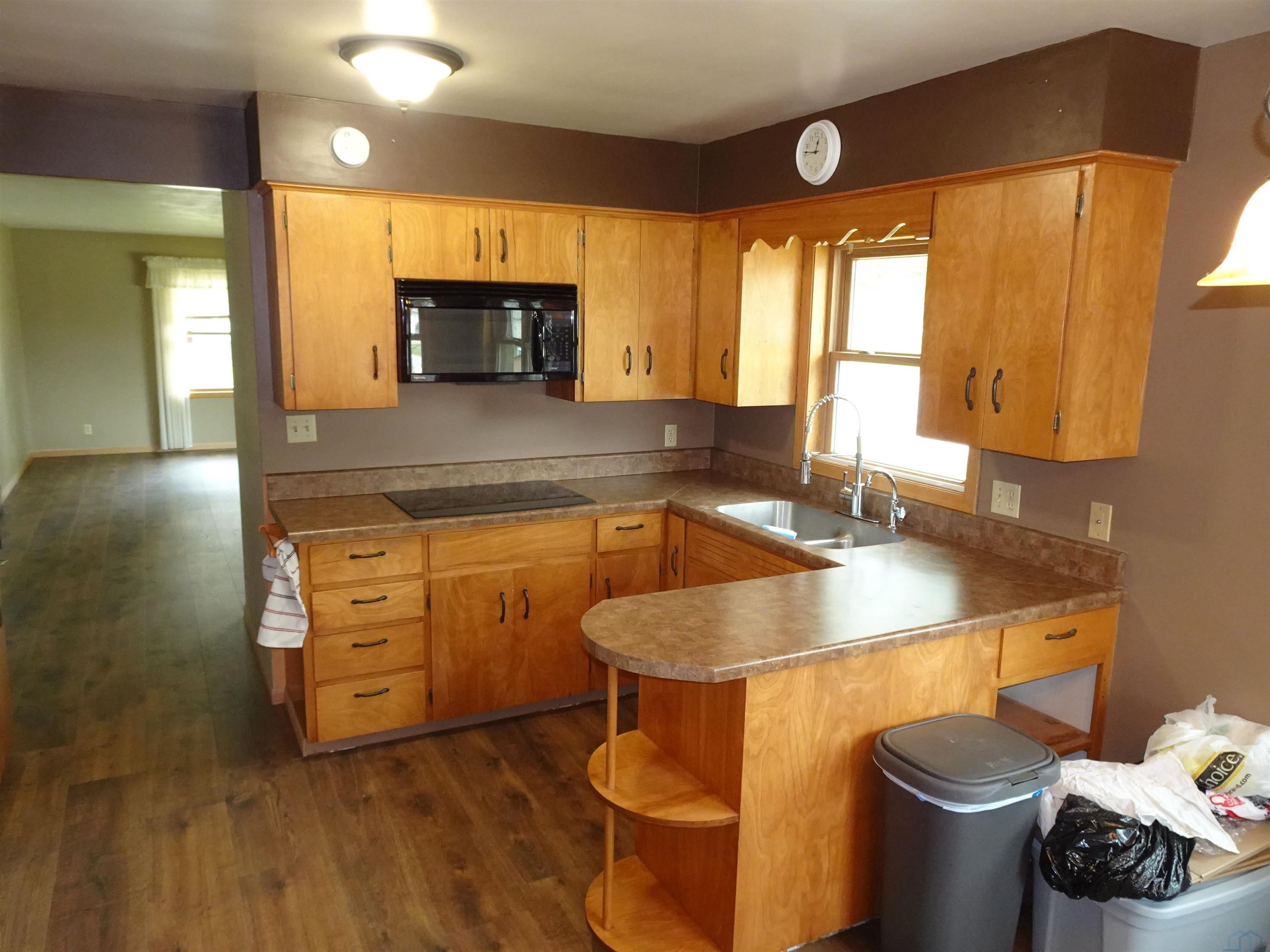 727 4th Street Sheldon, IA 51201 - Photo 3 of 17 Gallery Image 3