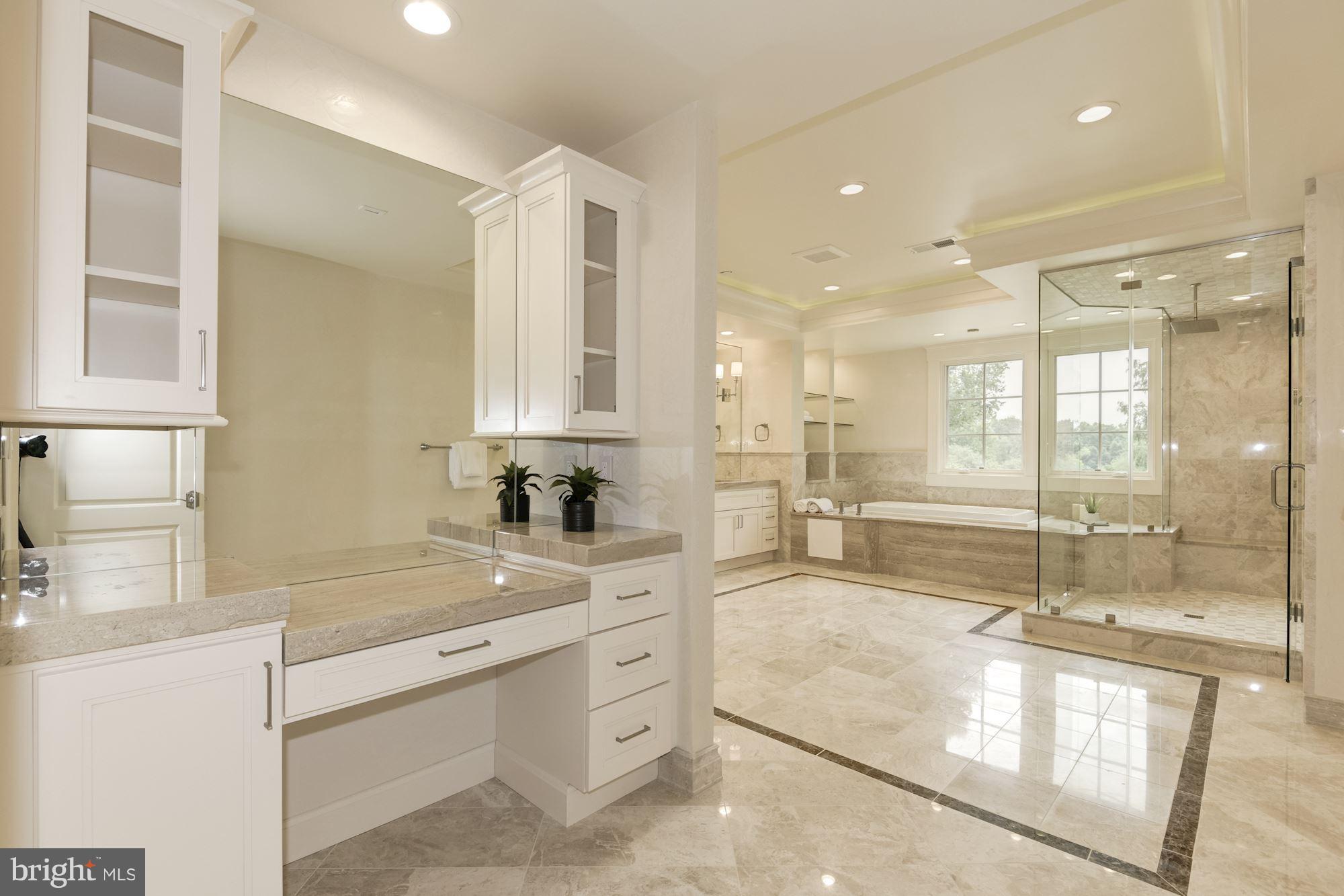 6806 Lupine Lane McLean, VA 22101 - Photo 24 of 30 Bath (Master)