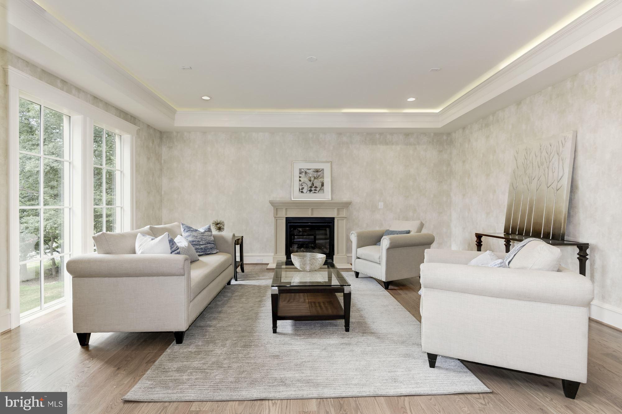 6806 Lupine Lane McLean, VA 22101 - Photo 8 of 30 Living Room