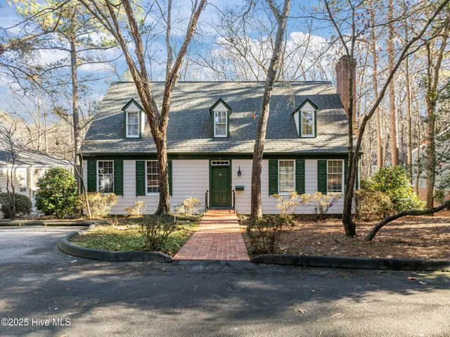 $360,000 | 6 Villagewood Circle, Southern Pines, NC 28387