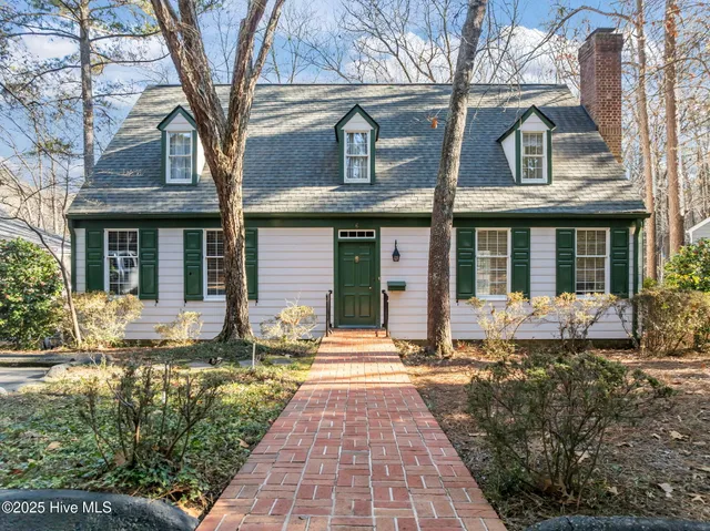 $360,000 | 6 Villagewood Circle, Southern Pines, NC 28387