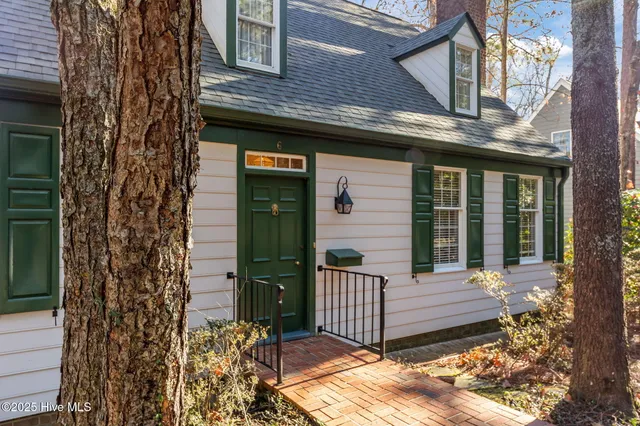 $360,000 | 6 Villagewood Circle, Southern Pines, NC 28387