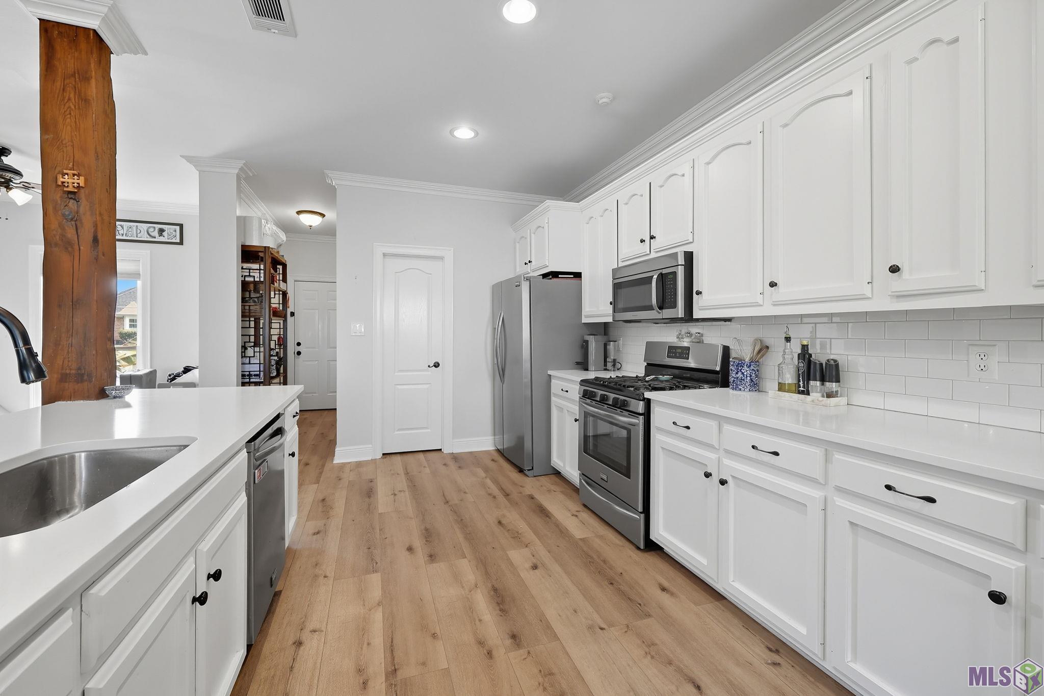 10681 Hilltree Drive Baton Rouge, LA 70810 - Photo 10 of 21