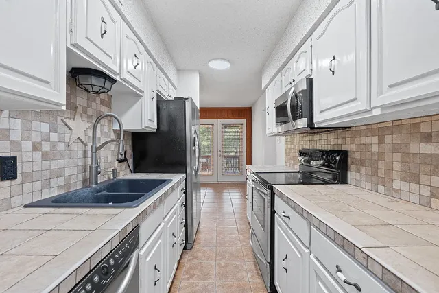 $341,000 | 188 Tahitian Drive, Bastrop, TX 78602