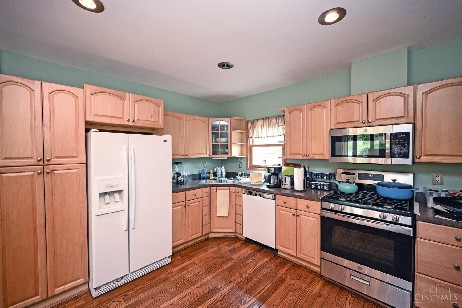 8265 Forest Road Cincinnati, OH 45255 - Photo 12 of 34