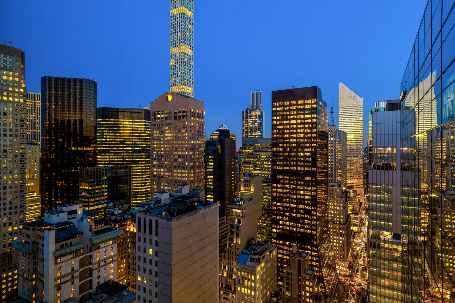 20 West 53rd Street, Unit 38A Manhattan, NY 10019 - Photo 18 of 20 a city view