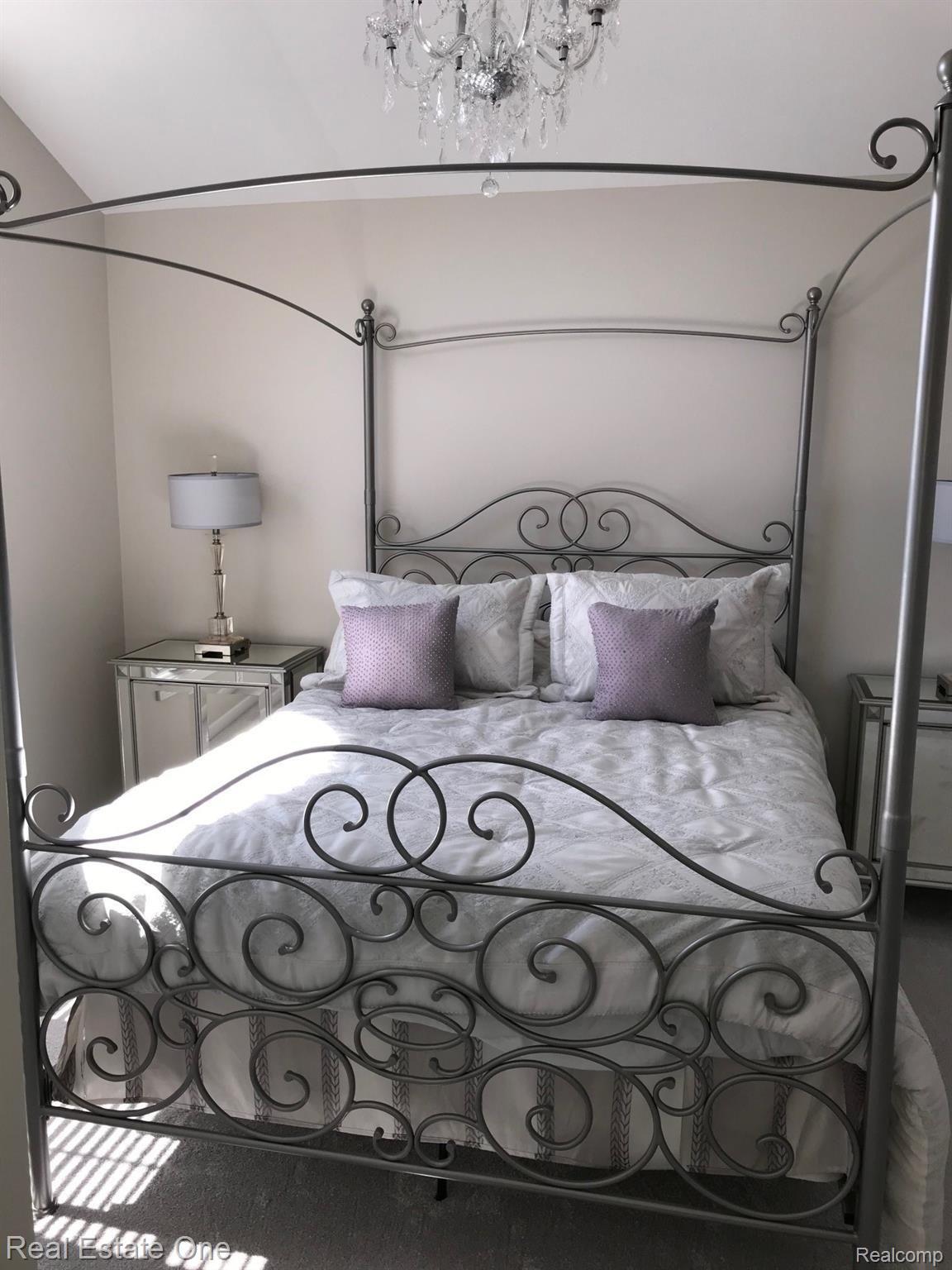 2518 Dover Rochester, MI 48309 - Photo 22 of 29 bedroom 2.jpg