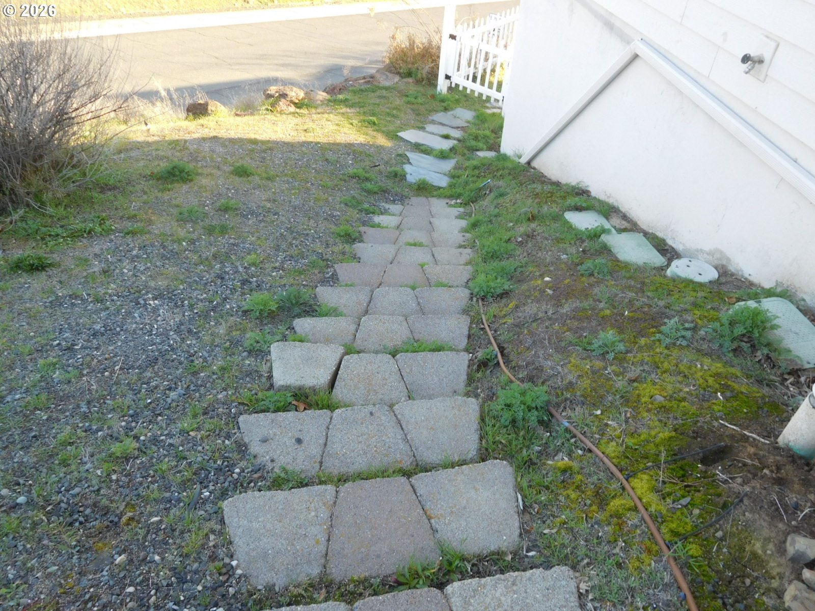 815 North Main Street Pendleton, OR 97801 - Photo 8 of 35 a view of a yard