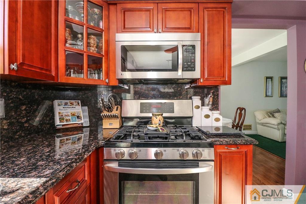 8 Cherry Tree Circle Howell, NJ 07731 - Photo 8 of 25 Gallery Image 8