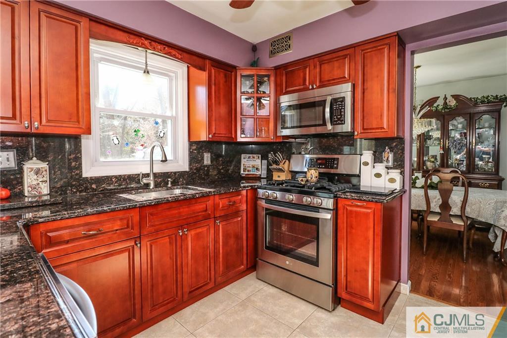 8 Cherry Tree Circle Howell, NJ 07731 - Photo 9 of 25 Gallery Image 9