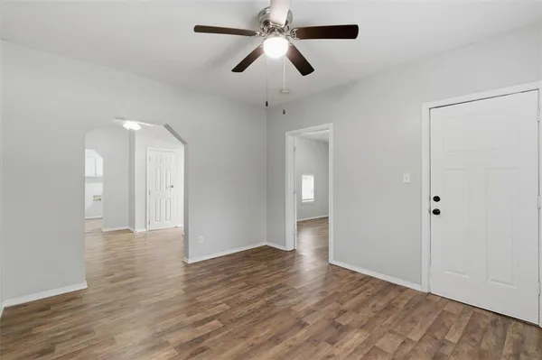 $1,125 | 127 East Walker Street, Denison, TX 75021