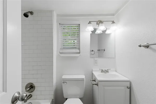 $1,125 | 127 East Walker Street, Denison, TX 75021