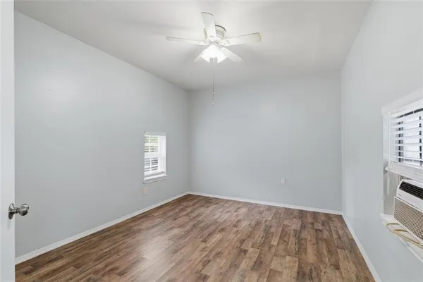 $1,125 | 127 East Walker Street, Denison, TX 75021