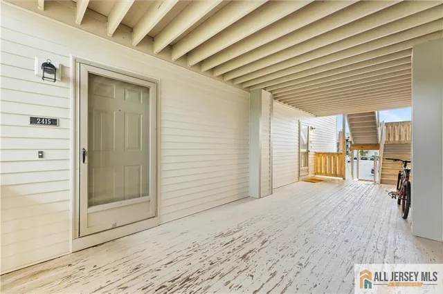 a view of an house with backyard space and garden