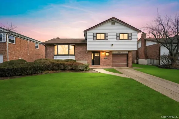 $899,999 | 3263 Milburn Avenue, Baldwin Harbor, NY 11510