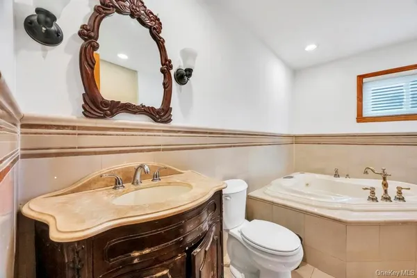 $899,999 | 3263 Milburn Avenue, Baldwin Harbor, NY 11510