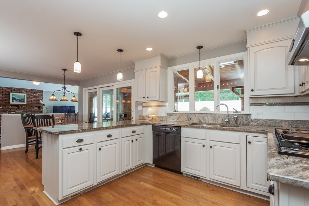 68 Northfield Road Longmeadow, MA 01106 - Photo 9 of 30 Gallery Image 9