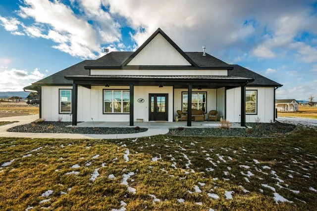 $774,000 | 107 Sand Creek Drive, Buffalo, WY 82834