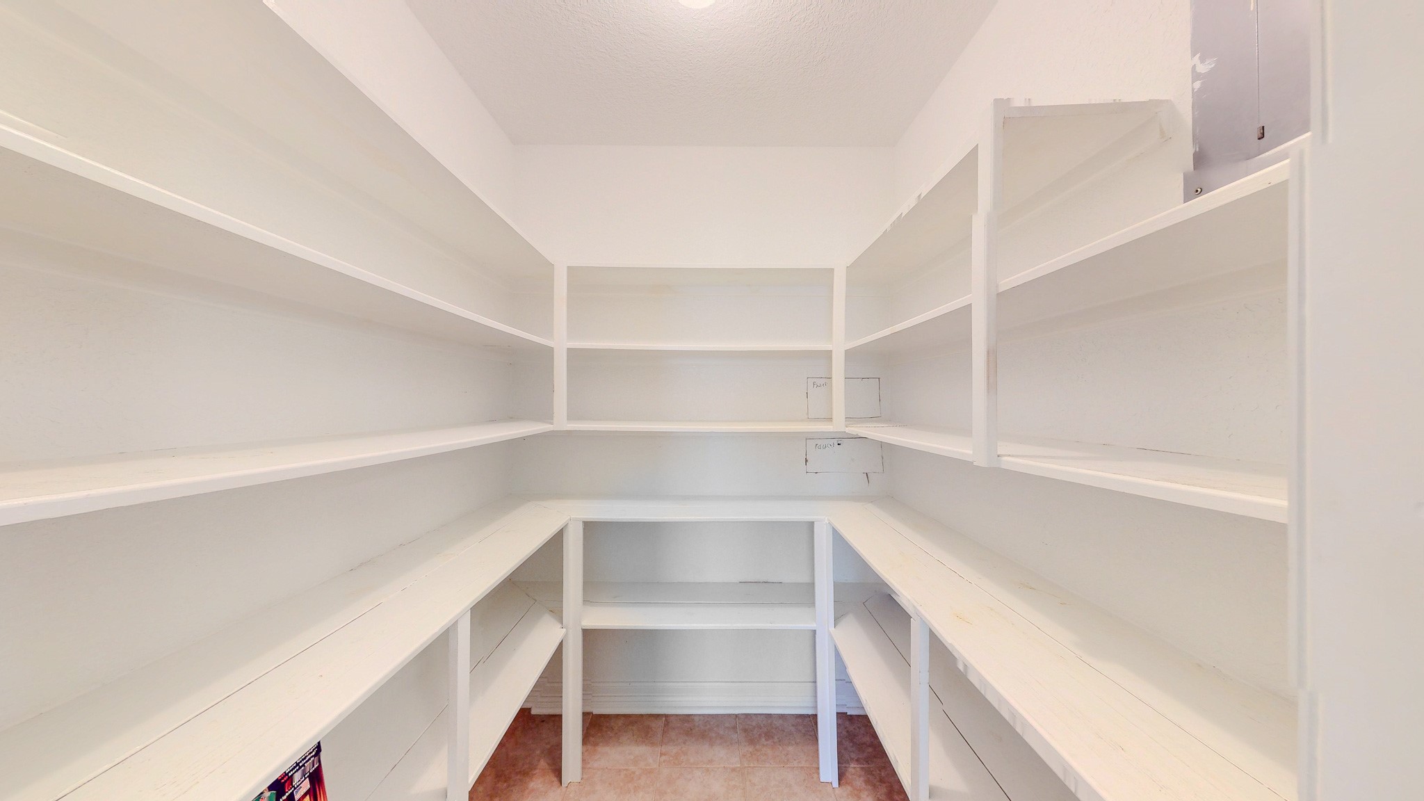 4770 County Road 31 Angleton, TX 77515 - Photo 8 of 44 Walk in pantry!