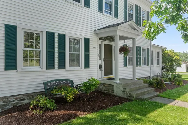 $459,900 | 306 Pleasant Street, Leicester, MA 01524
