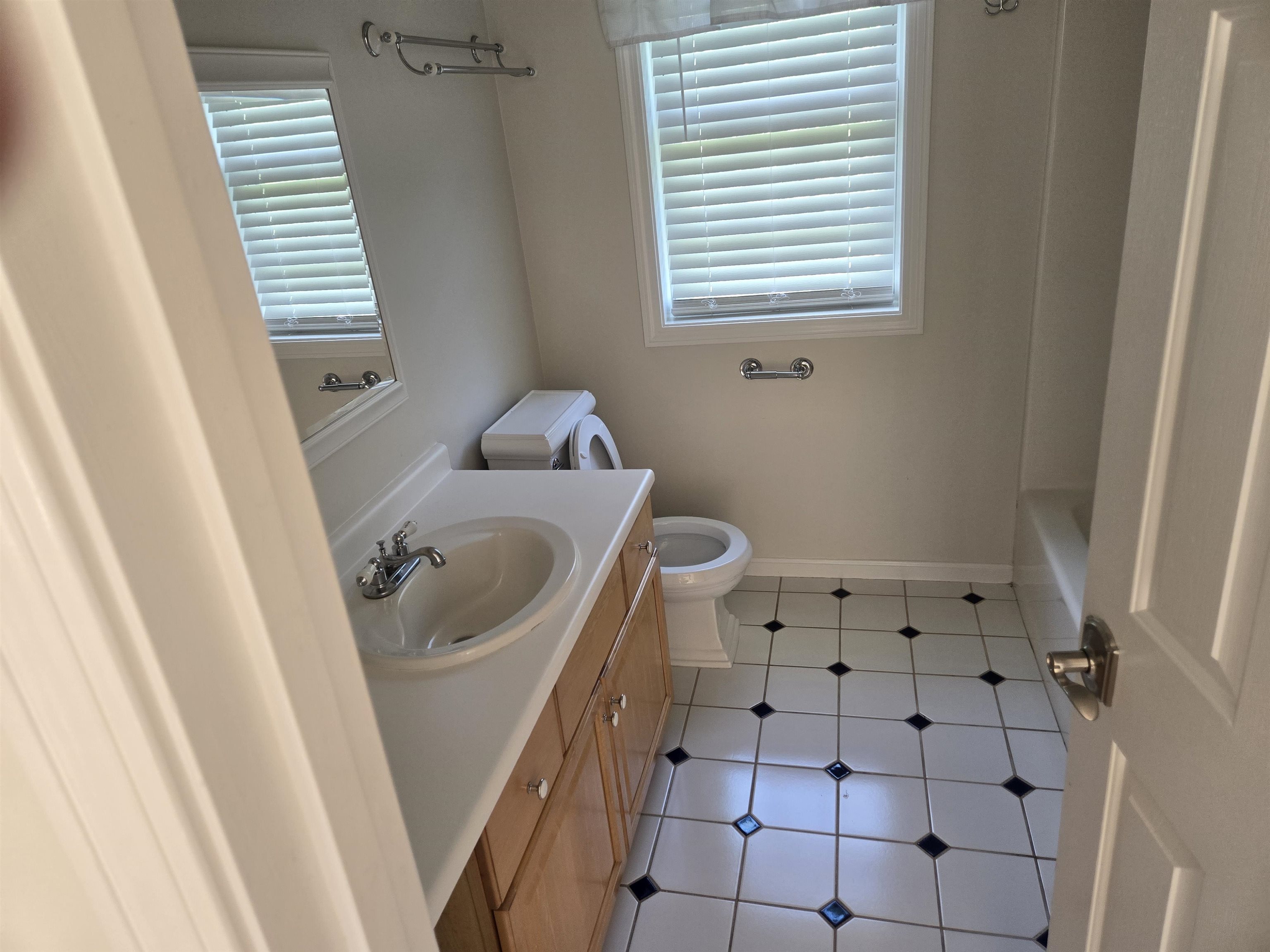 32 Stowell Road Bedford, NH 03110 - Photo 22 of 25