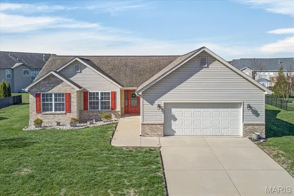 $433,800 | 5037 Bristol Hill Drive, O'Fallon, IL 62269