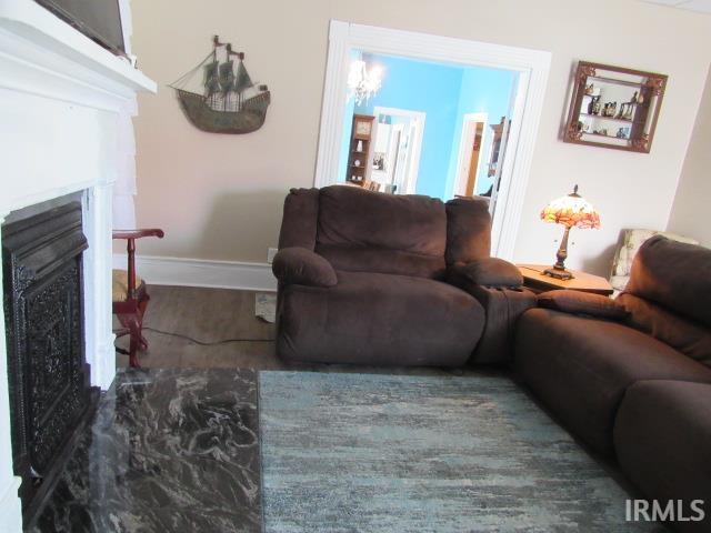 409 East 2nd Street Mount Vernon, IN 47620 - Photo 5 of 36