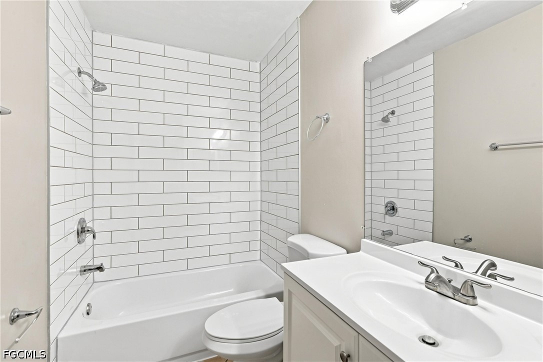 8165 Pelican Road Fort Myers, FL 33967 - Photo 11 of 26 Gallery Image 11