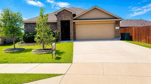 $2,425 | 16729 Milwaukee Street, Justin, TX 76247