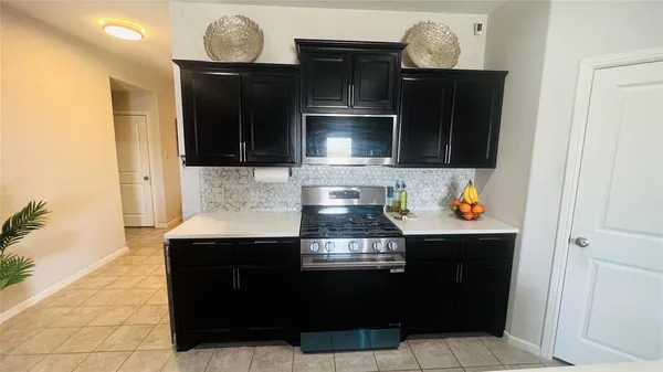 $2,425 | 16729 Milwaukee Street, Justin, TX 76247