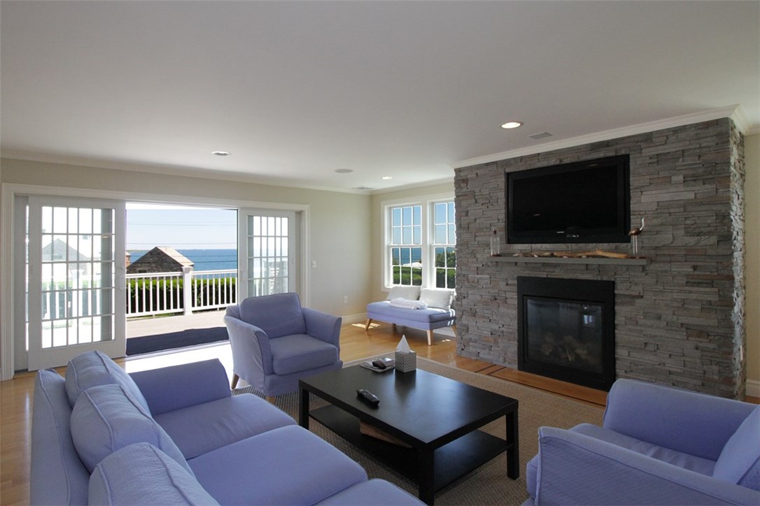 426 Tuckerman Avenue Middletown, RI 02842 - Photo 13 of 32 Easy breezy